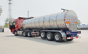河北石家莊大型乳企引進(jìn)天潤新東鮮奶運輸車